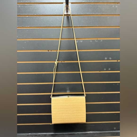 TROUVÉ Faux Croc Shoulder Bag – Beige Structured Purse - Picture 1 of 7